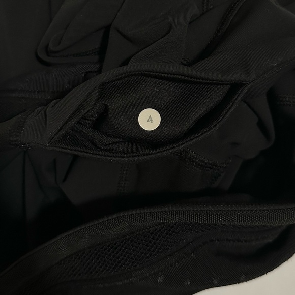 Lululemon Just Breathe Black Crop 21.5” Mesh Dot Mid Rise Athletic Leggings Sz 4 - Picture 14 of 14